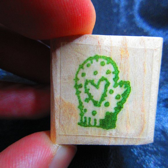 Mitten Rubber Wood Mounted Stamp 1" X 1" - Picture 1 of 3